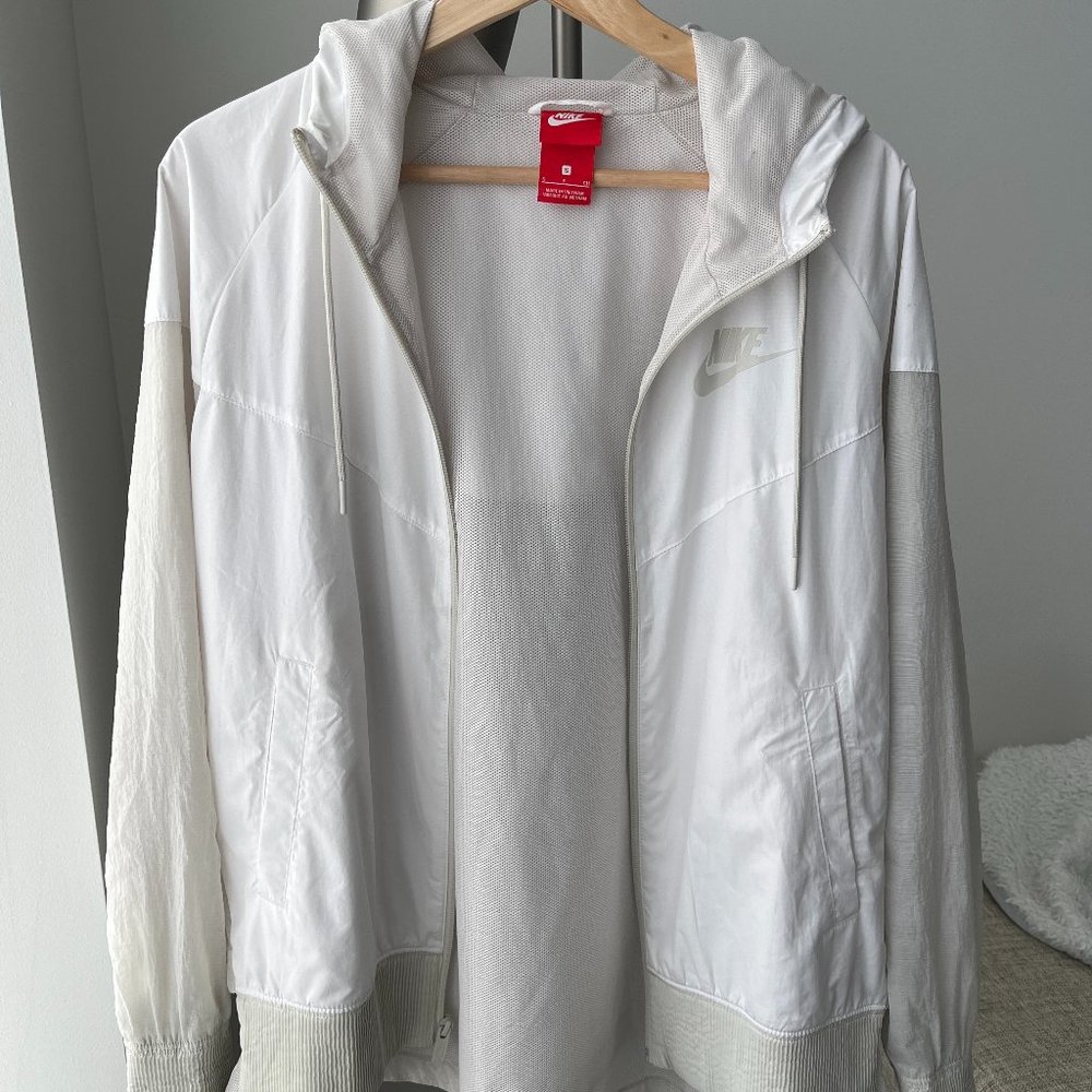 Nike Water-Resistant Windbreaker Size Small